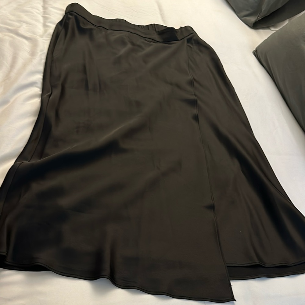 Black midi skirt